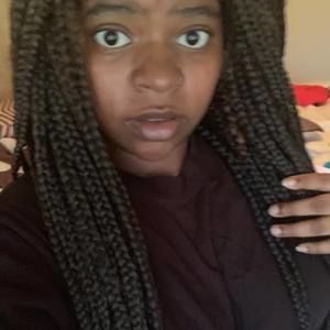 Meet your Posher, Adrienne